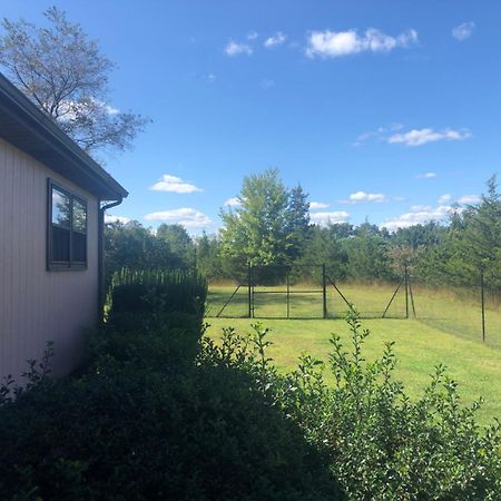 Fenced Yard Chalets From Good Dog Vacations At Big Valley Resort Sciota 외부 사진