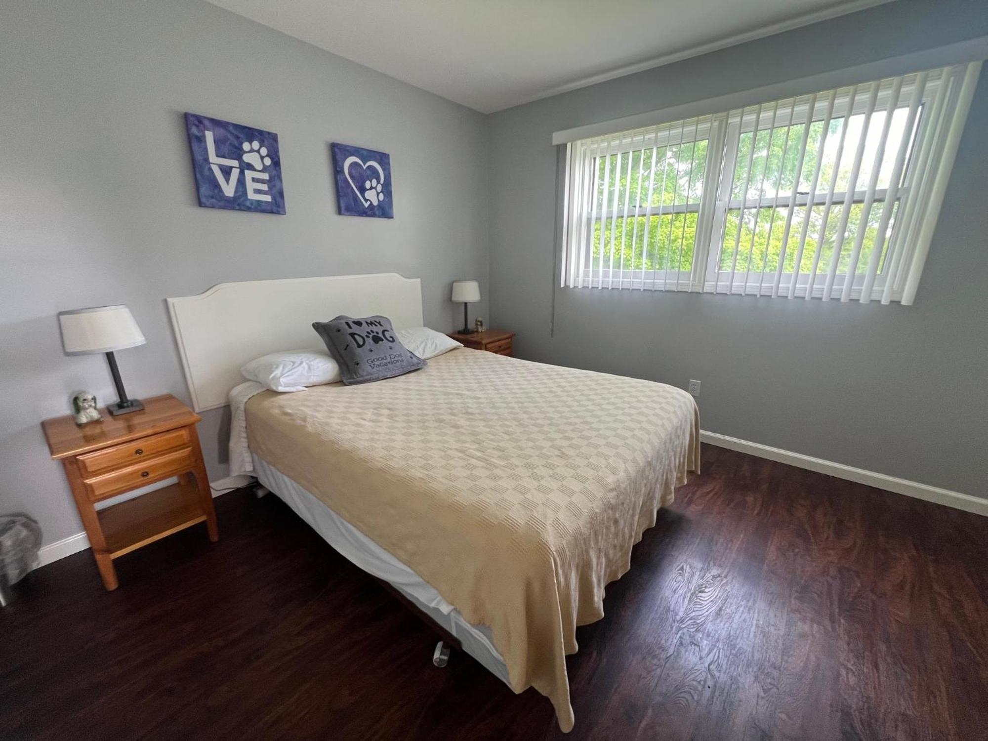 Fenced Yard Chalets From Good Dog Vacations At Big Valley Resort Sciota 외부 사진